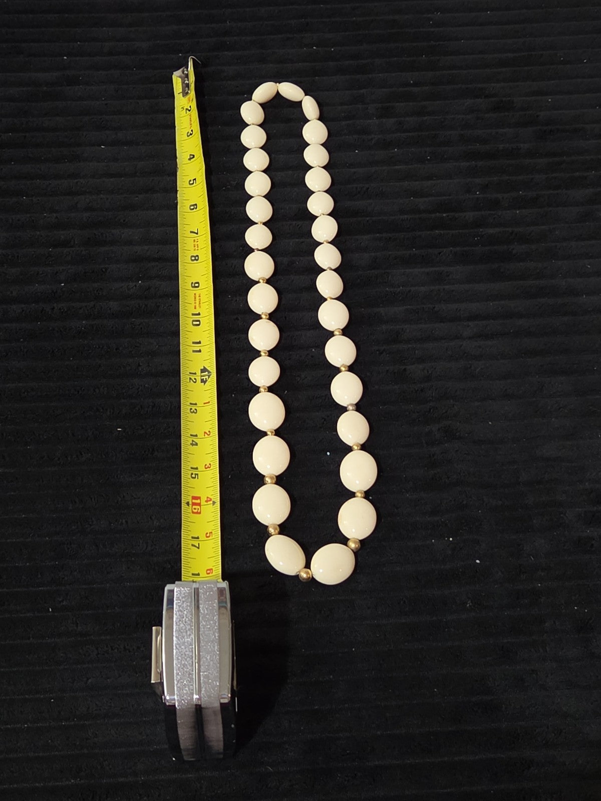 Vintage Cream Lucite Bead Necklace Graduated Flat Oval Disc Chain 32" No Clasp