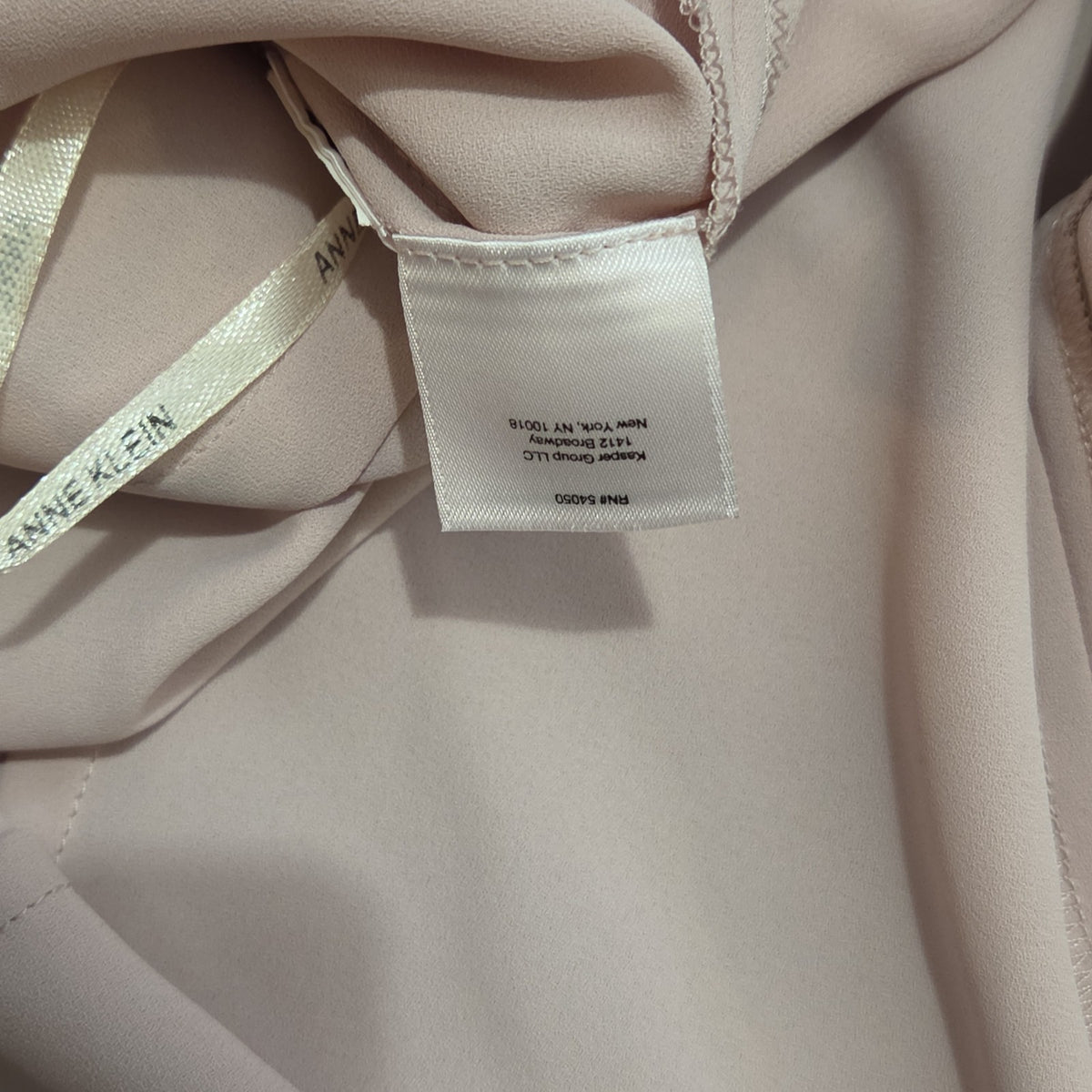 Anne Klein Blouse L Pink Tie Neck V-Neck Long Sleeve Career Top