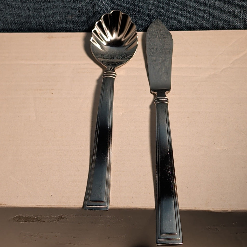 Hampton Silversmiths PORTFOLIO Sugar Spoon & Butter Knife Set | Glossy 208