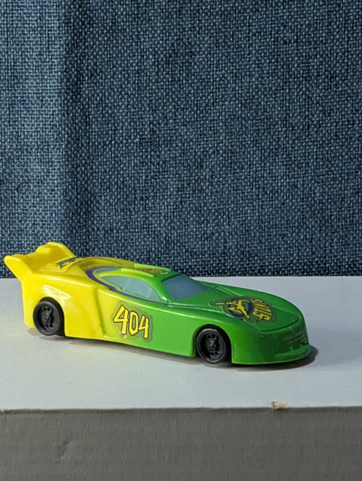 NASCAR Racers STUNTS #404 Fastex Car 2001 McDonald's Wendy's Pullback Toy