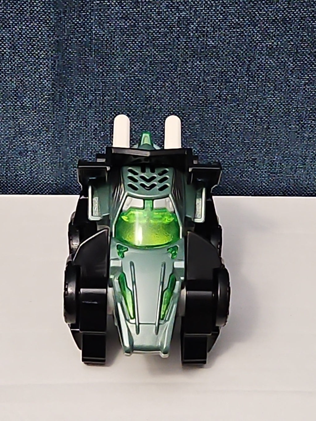 VTech Switch & Go Dinos Turbo Triceratops Transforming Race Car | Friction Motor
