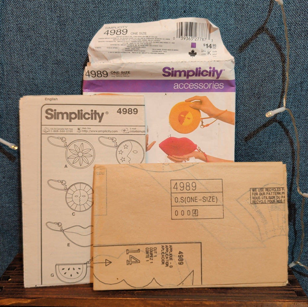Simplicity 4989 Donna Lang Novelty Wristlet Bag Pattern Y2K