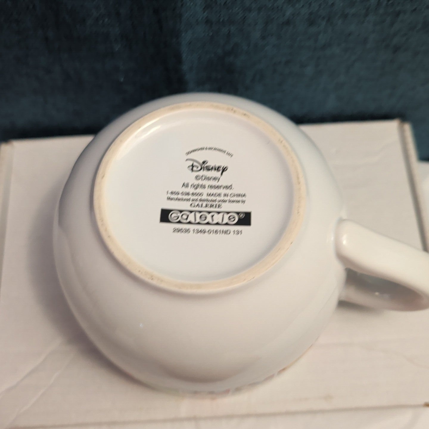 Disney Christmas Jumbo Mug Mickey Minnie Donald Goofy Pluto Galerie Oversized
