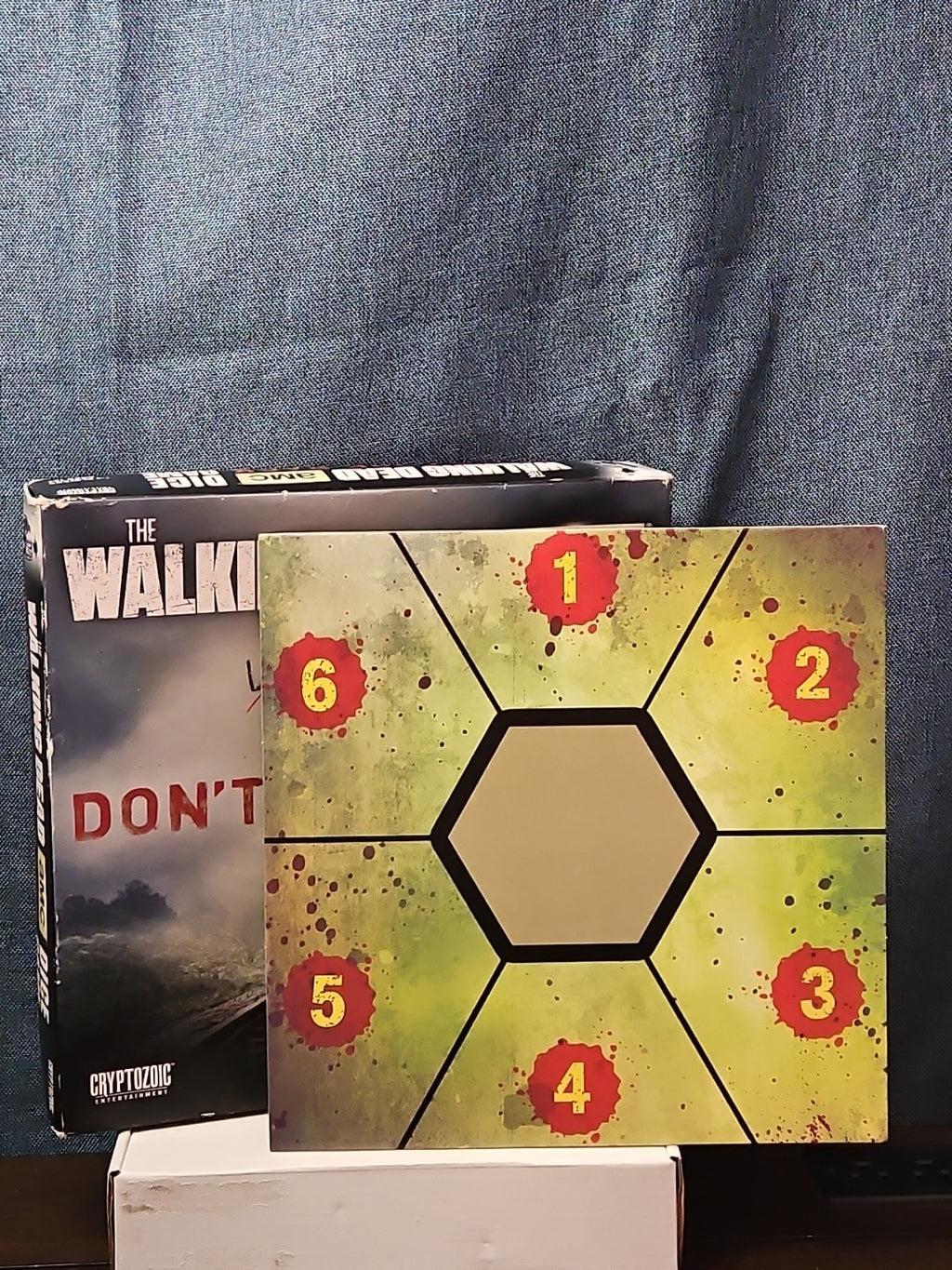 The Walking Dead: Don't Look Back Dice Game | AMC Cryptozoic | Rick Daryl