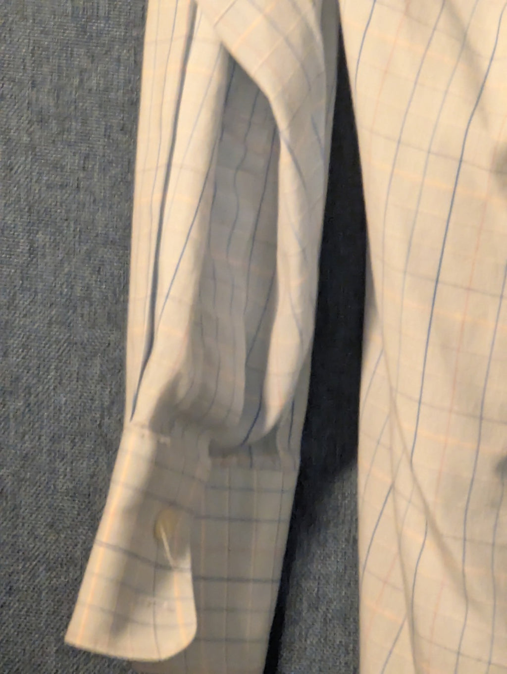 Van Heusen Wrinkle Free Broadcloth Dress Shirt Men's 16 (34/35) Light Blue Plaid