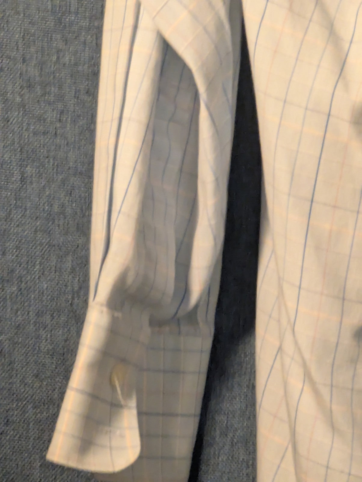 Van Heusen Wrinkle Free Broadcloth Dress Shirt Men's 16 (34/35) Light Blue Plaid