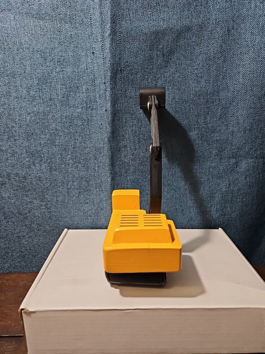 Wooden Railway Steam Shovel Excavator Construction Vehicle for Train Set