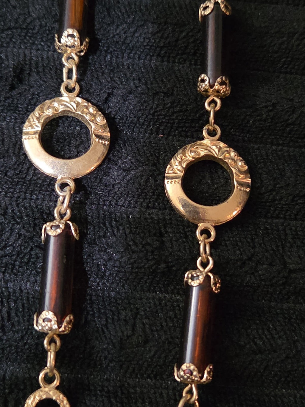 Sarah Coventry Emberwood Long Vintage Necklace 1975 Gold Tone Root Beer Amber