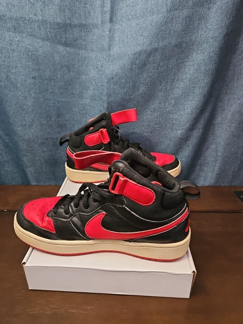 Nike Court Borough Mid 2 GS Bred Black University Red Size 6Y