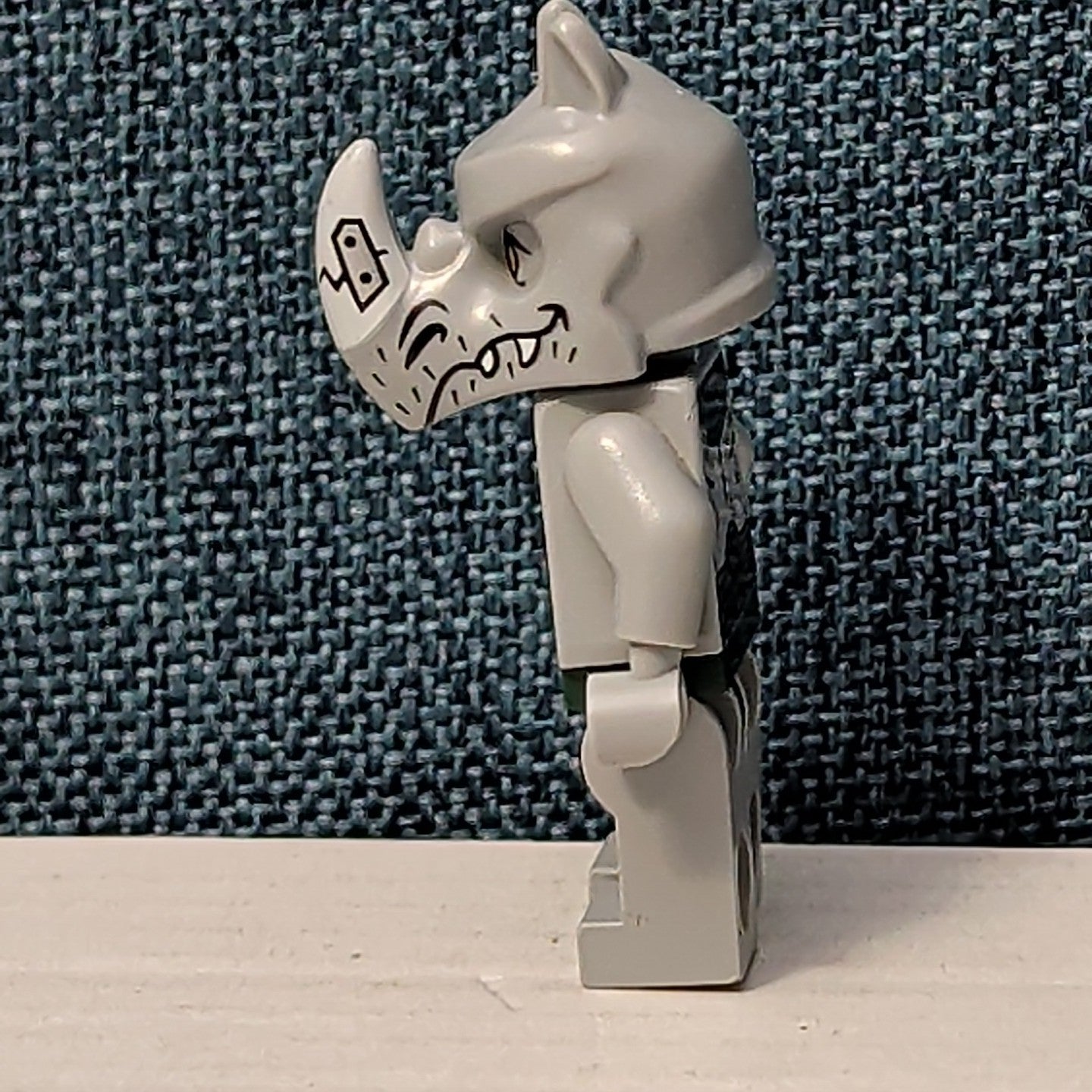 LEGO Legends of Chima RINONA Minifigure | Rhino Tribe loc060 | Retired 70131