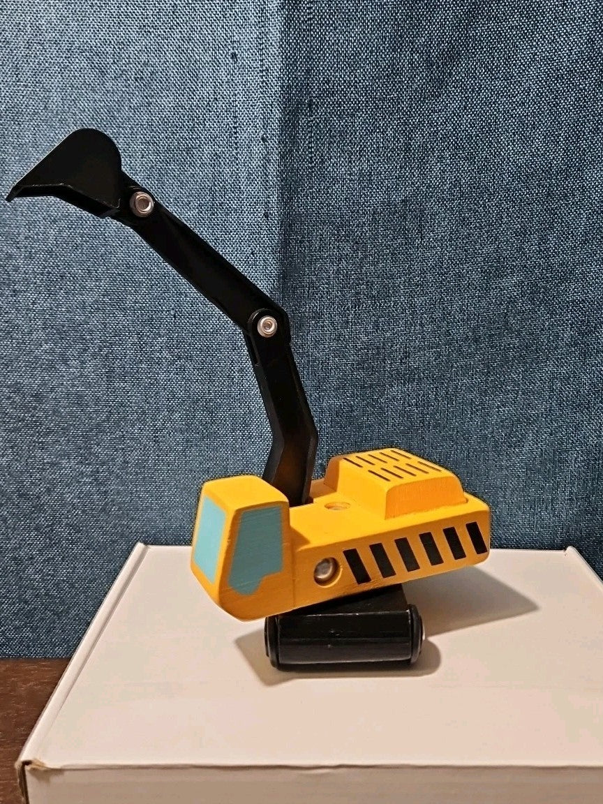 Wooden Railway Steam Shovel Excavator Construction Vehicle for Train Set