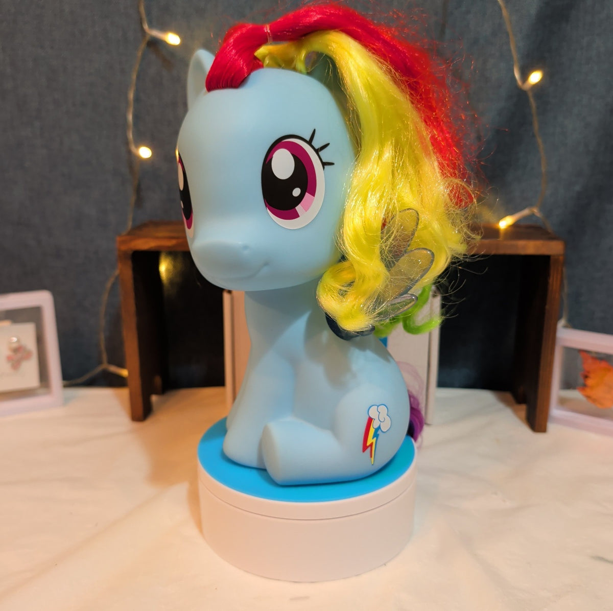 Hasbro My Little Pony Rainbow Dash 9" Glitter Wings Sitting 2018