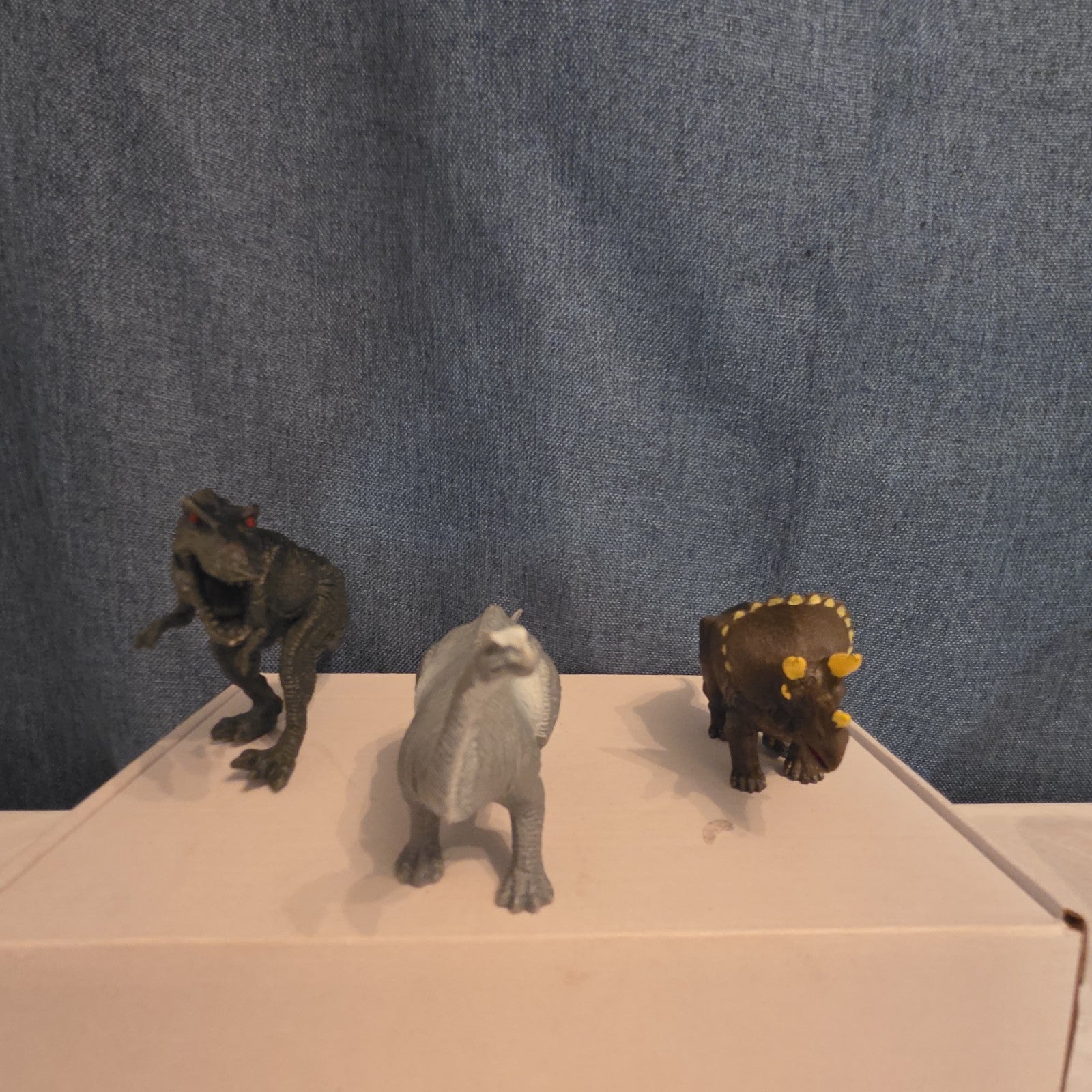 Dinosaur Toy Figures Lot of 13 T-Rex Triceratops Stegosaurus Plastic Play Set