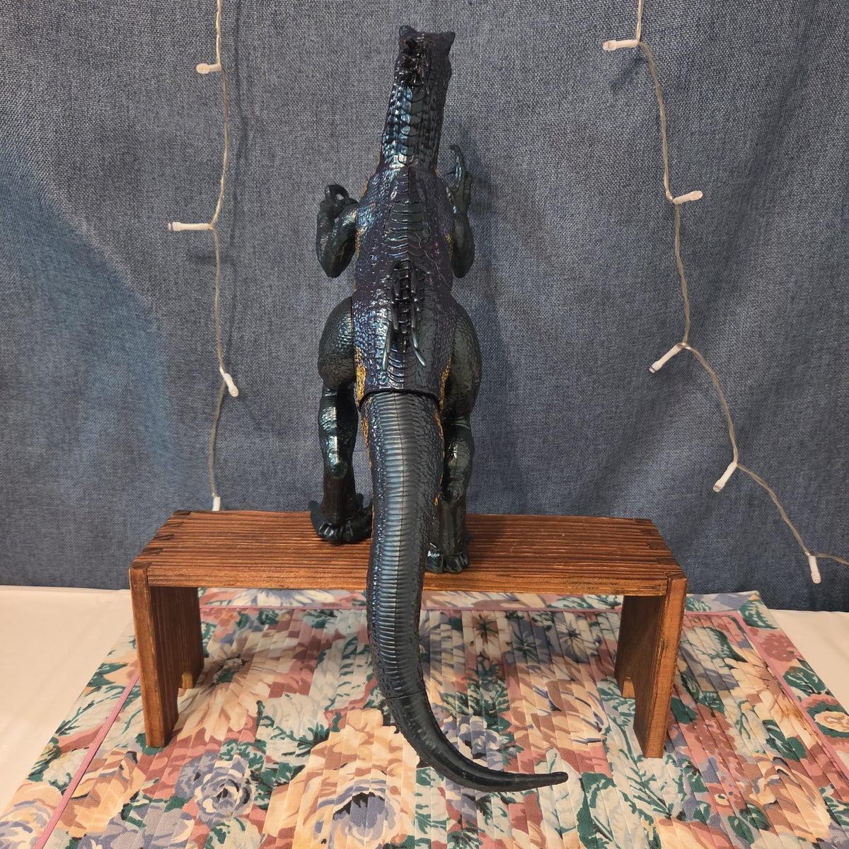 Mattel Jurassic World Indoraptor Action Figure Posable Toy