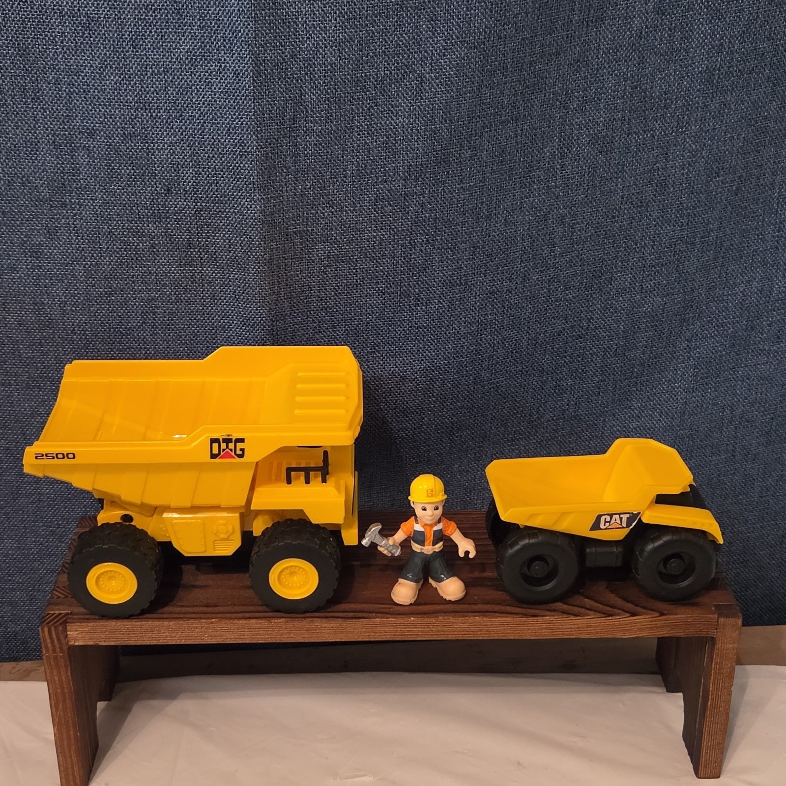 Toy Dump Truck Lot of 2 CAT & DIG 2500 Plastic Sandbox Vehicles