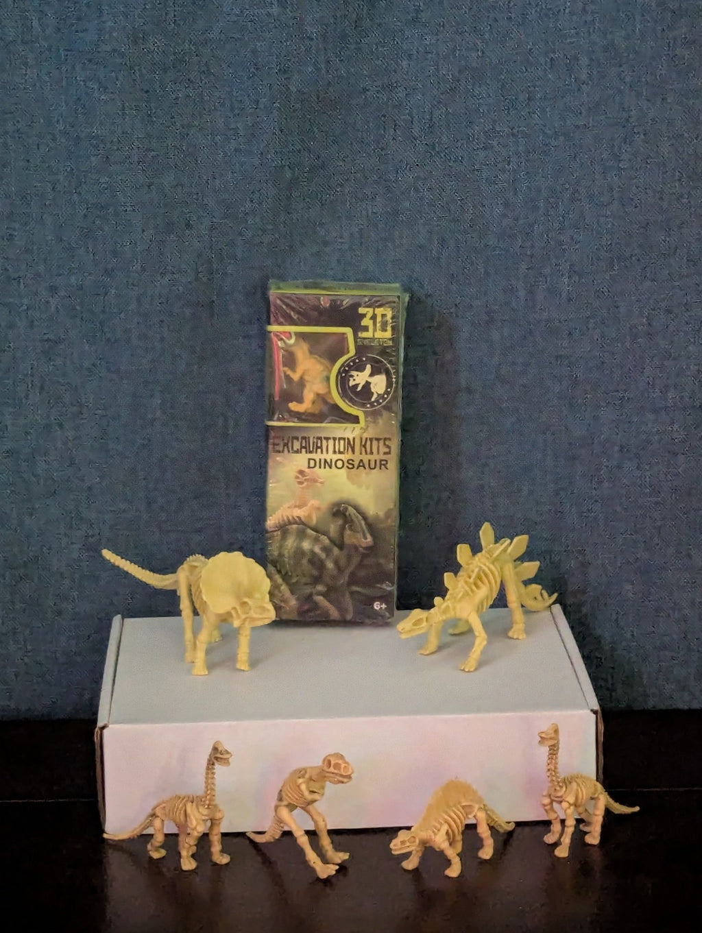 Dinosaur Excavation Kit & Skeleton Figure Set | Sealed Dig Block + 7 Toy Figures