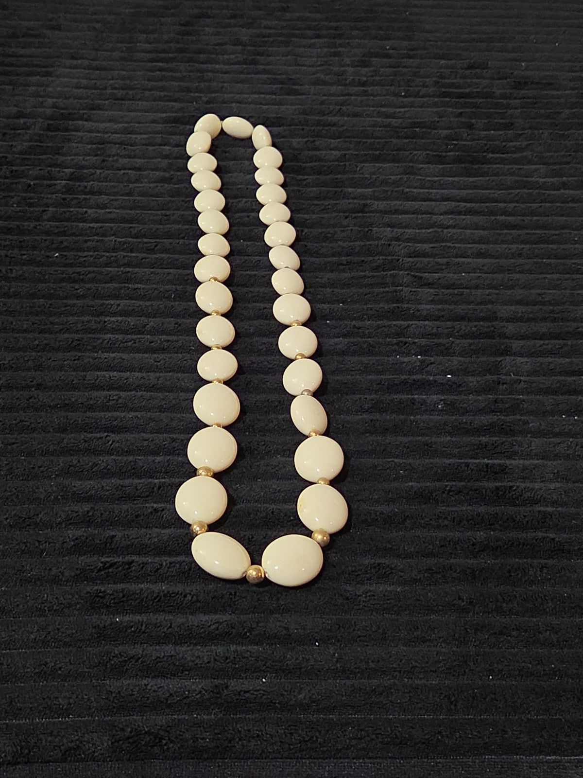 Vintage Cream Lucite Bead Necklace Graduated Flat Oval Disc Chain 32" No Clasp