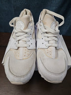 Nike Air Huarache Triple White GS 654275-110 Size 6.5Y | Women's 8 | Retro