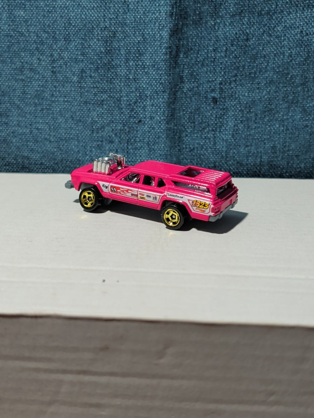 Hot Wheels Cruise Bruiser Pink | 2015 HW Wagons Demolition Derby | Loose Diecast