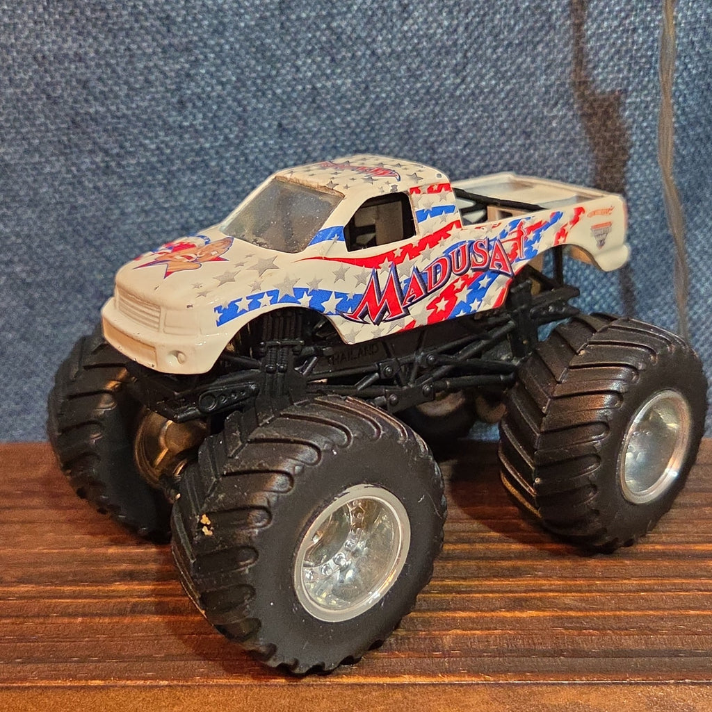 Hot Wheels Monster Jam Madusa Truck Diecast 2011