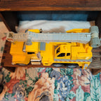 DRIVEN by Battat Standard Crane Truck Yellow Construction Toy