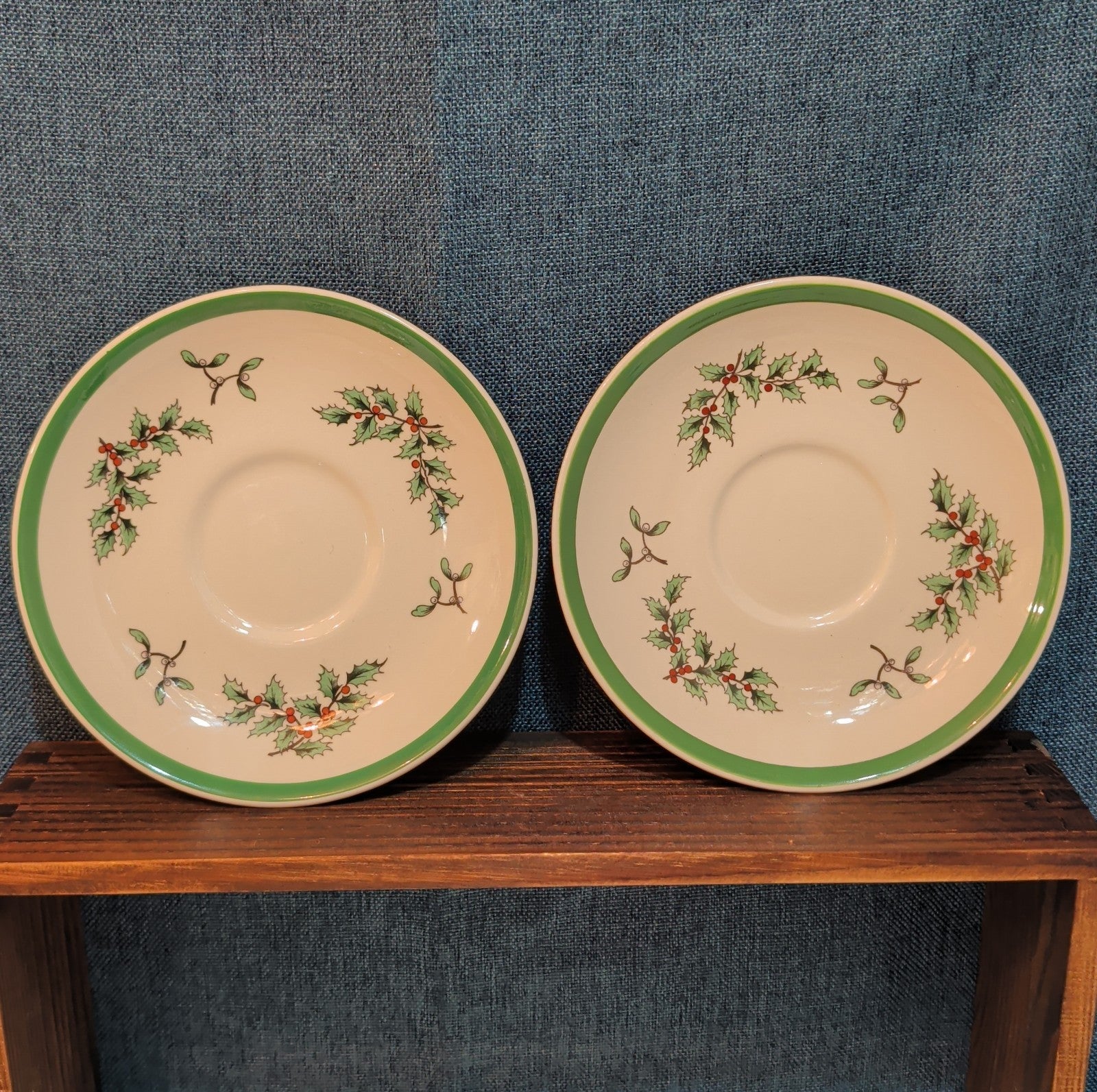 Spode Christmas Tree S3324 England 5.75" Saucers Set 2 Vintage