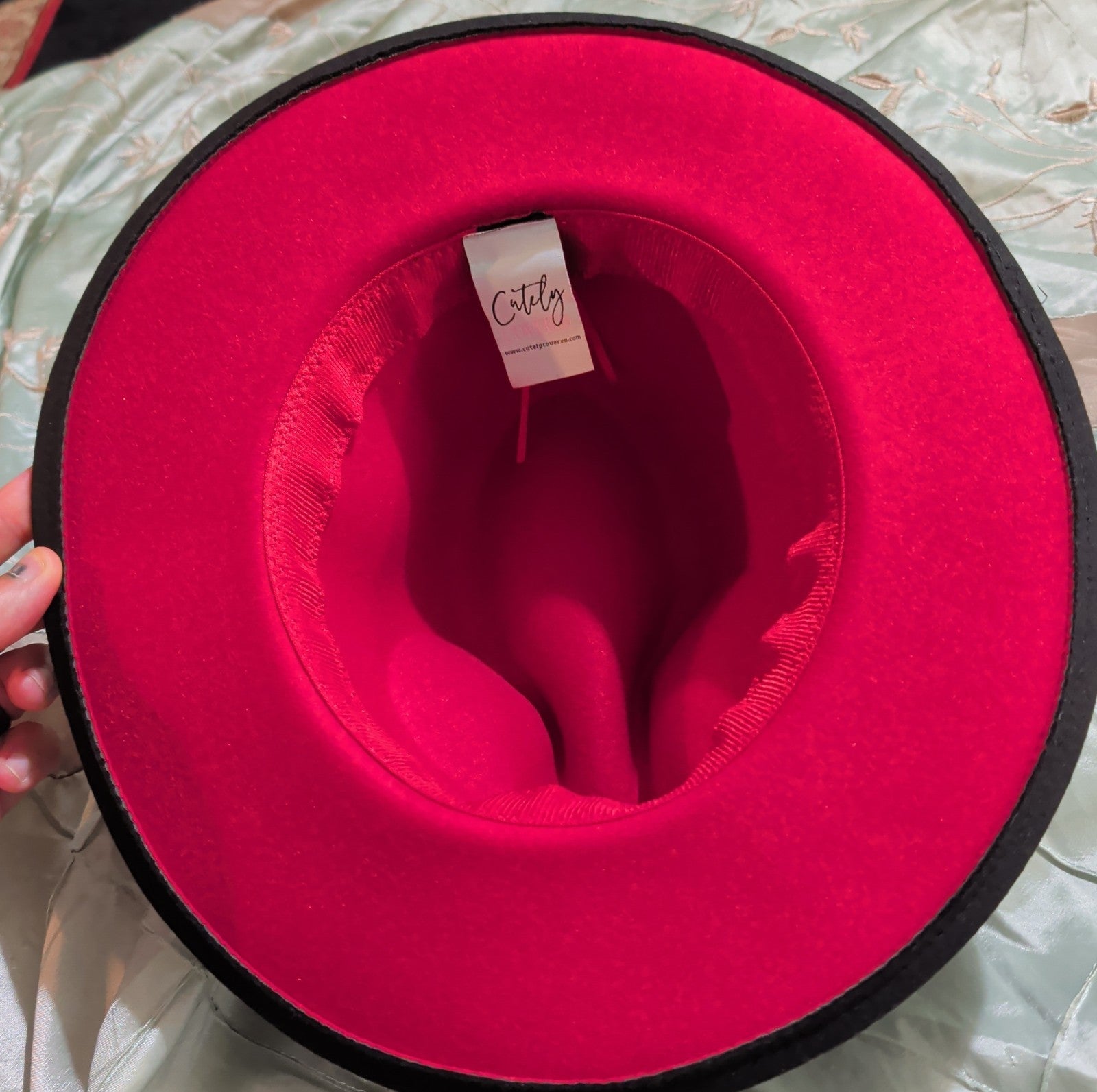Cutely Covered Pink Bottom Black Cowboy Hat Felt Wide Brim Fedora Medium Used