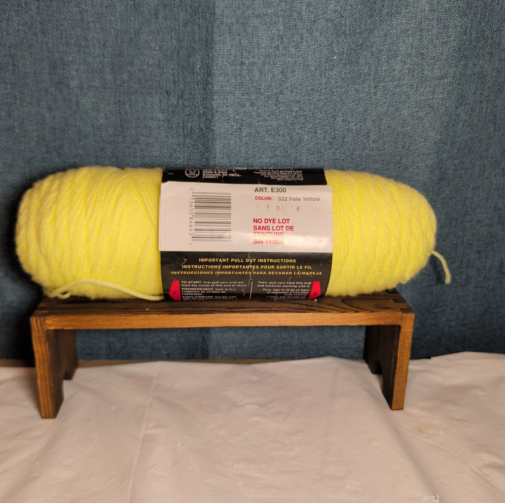 Red Heart Super Saver Pale Yellow 8oz Acrylic Yarn Worsted NWT E300