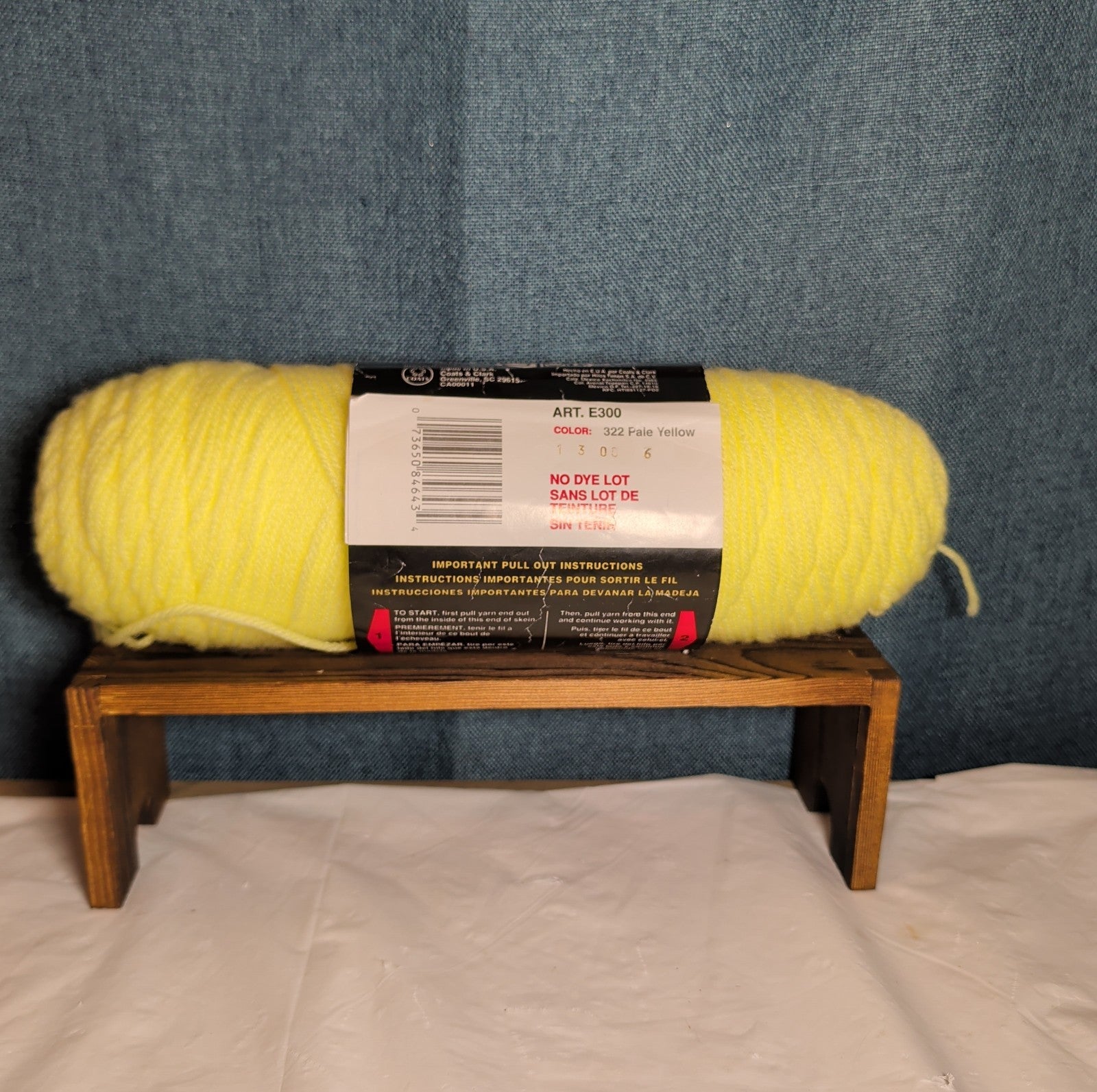 Red Heart Super Saver Pale Yellow 8oz Acrylic Yarn Worsted NWT E300