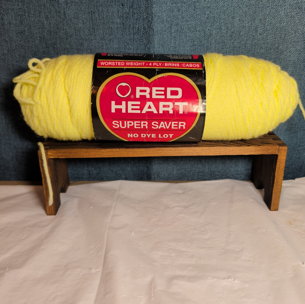 Red Heart Super Saver Pale Yellow 8oz Acrylic Yarn Worsted NWT E300
