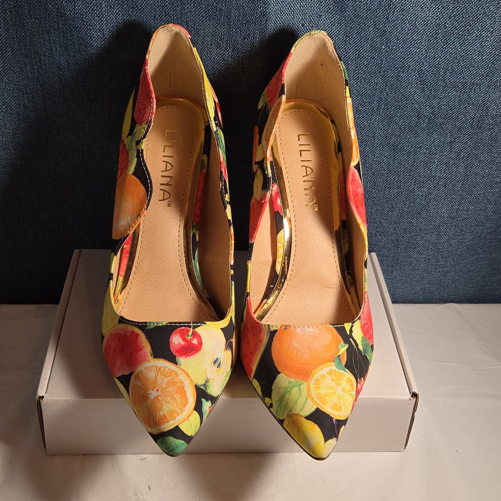 Liliana Fruit Print Pumps 8.5 Scalloped Stiletto Heels Watercolor Fruit Salad