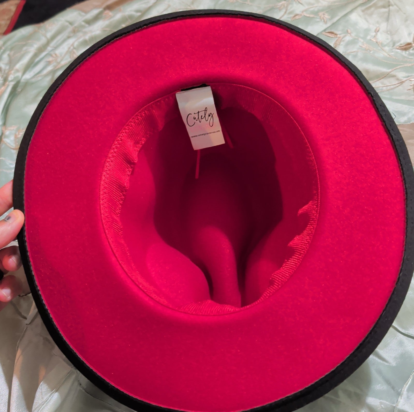 Cutely Covered Pink Bottom Black Cowboy Hat Felt Wide Brim Fedora Medium Used