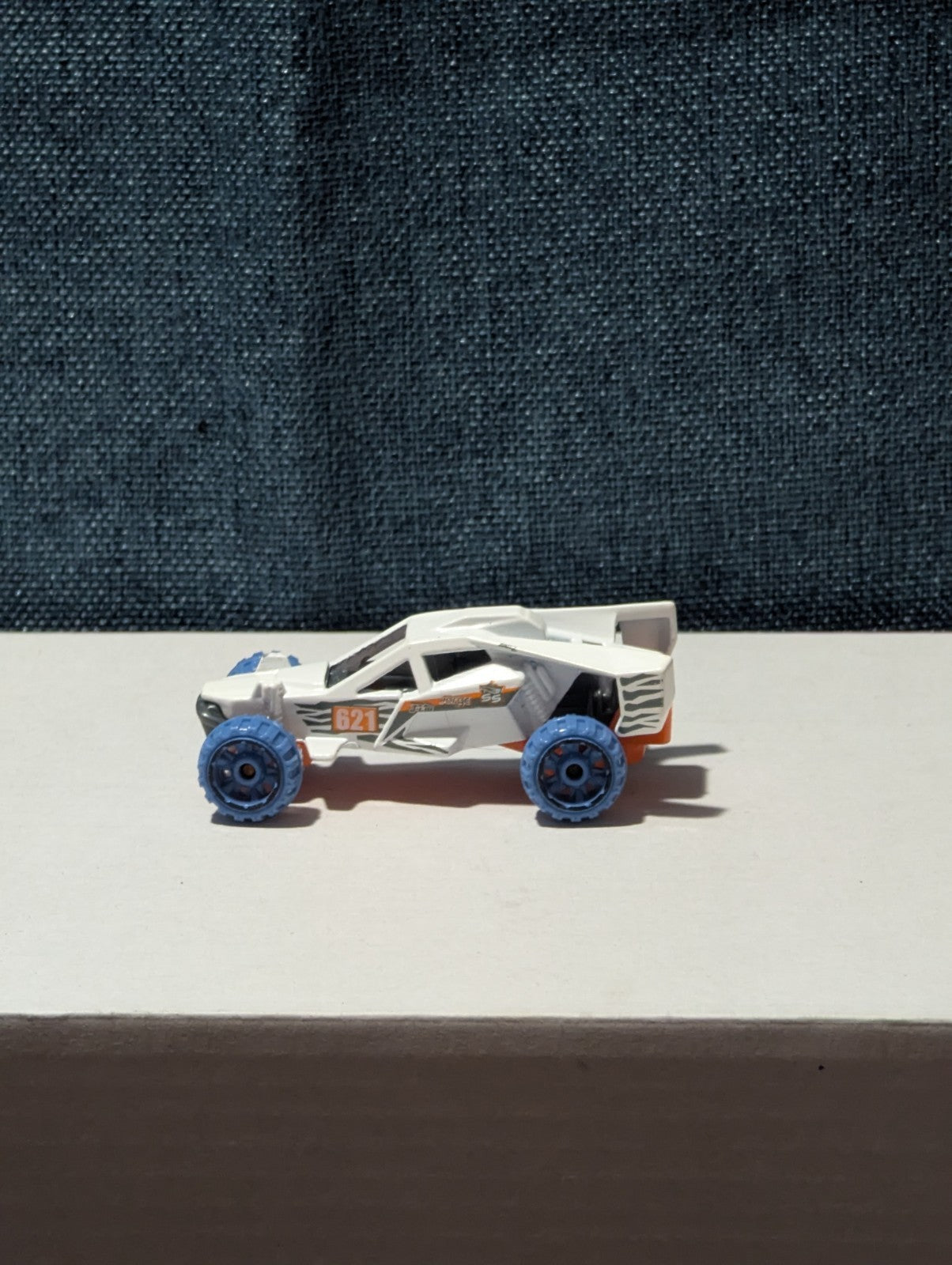 Hot Wheels Dune It Up (2018) | HW 50th Race Team Buggy | White #621 | Loose
