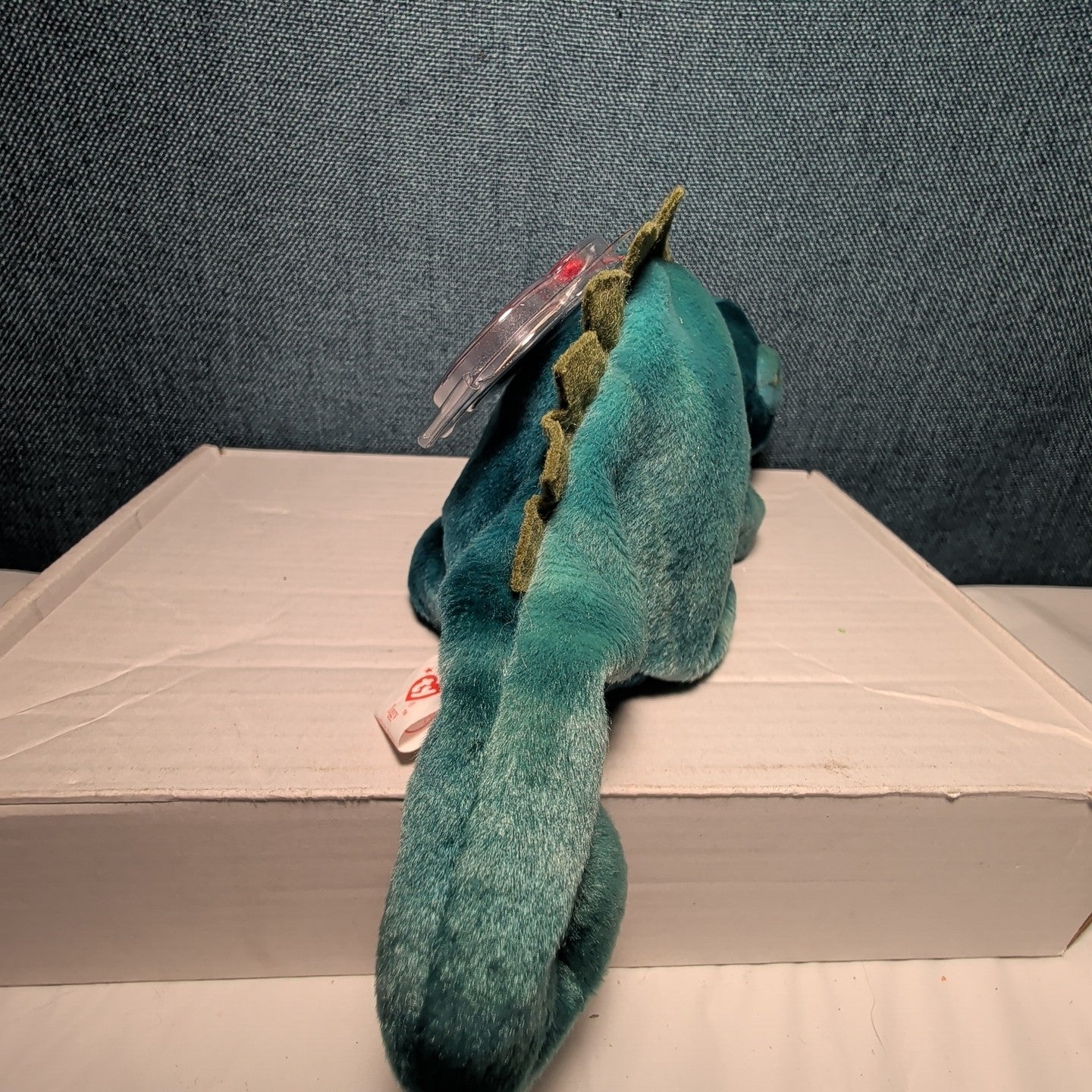 TY Beanie Baby - IGGY the Iguana (dark fabric w/ spikes) (9.5 inch) - MWMTs