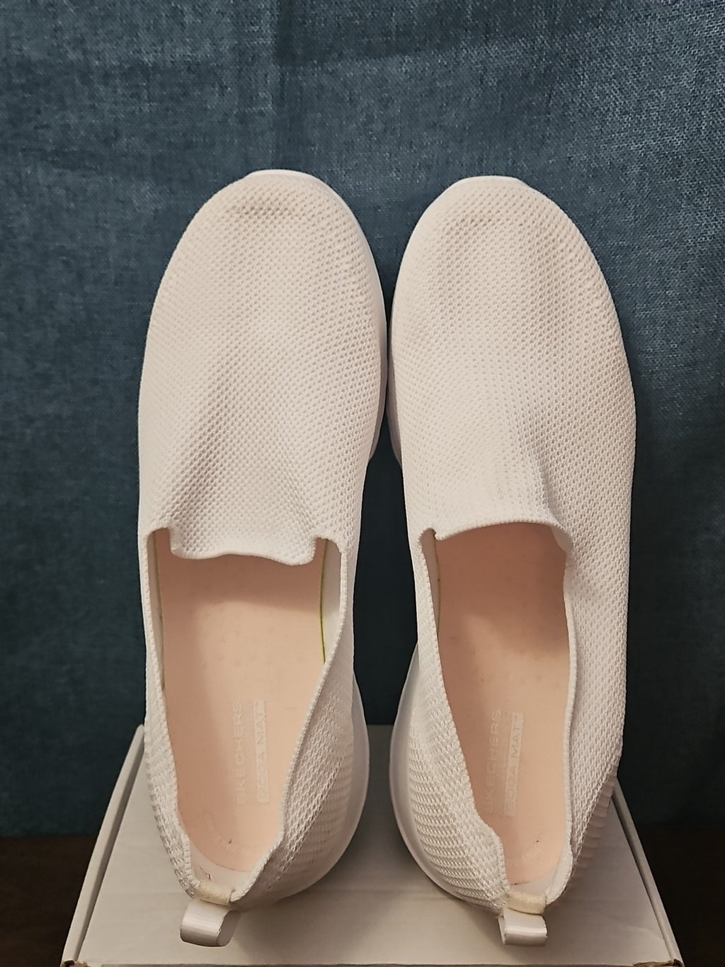 Skechers GO WALK Joy Women’s 11 White Mesh Slip On Air Cooled Goga Mat 124187