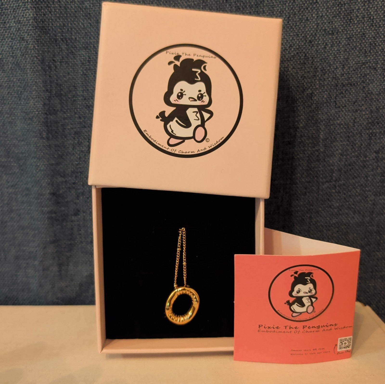 Pixie The Penguin Bubble Letter O Necklace Gold Toned Stainless Steel New