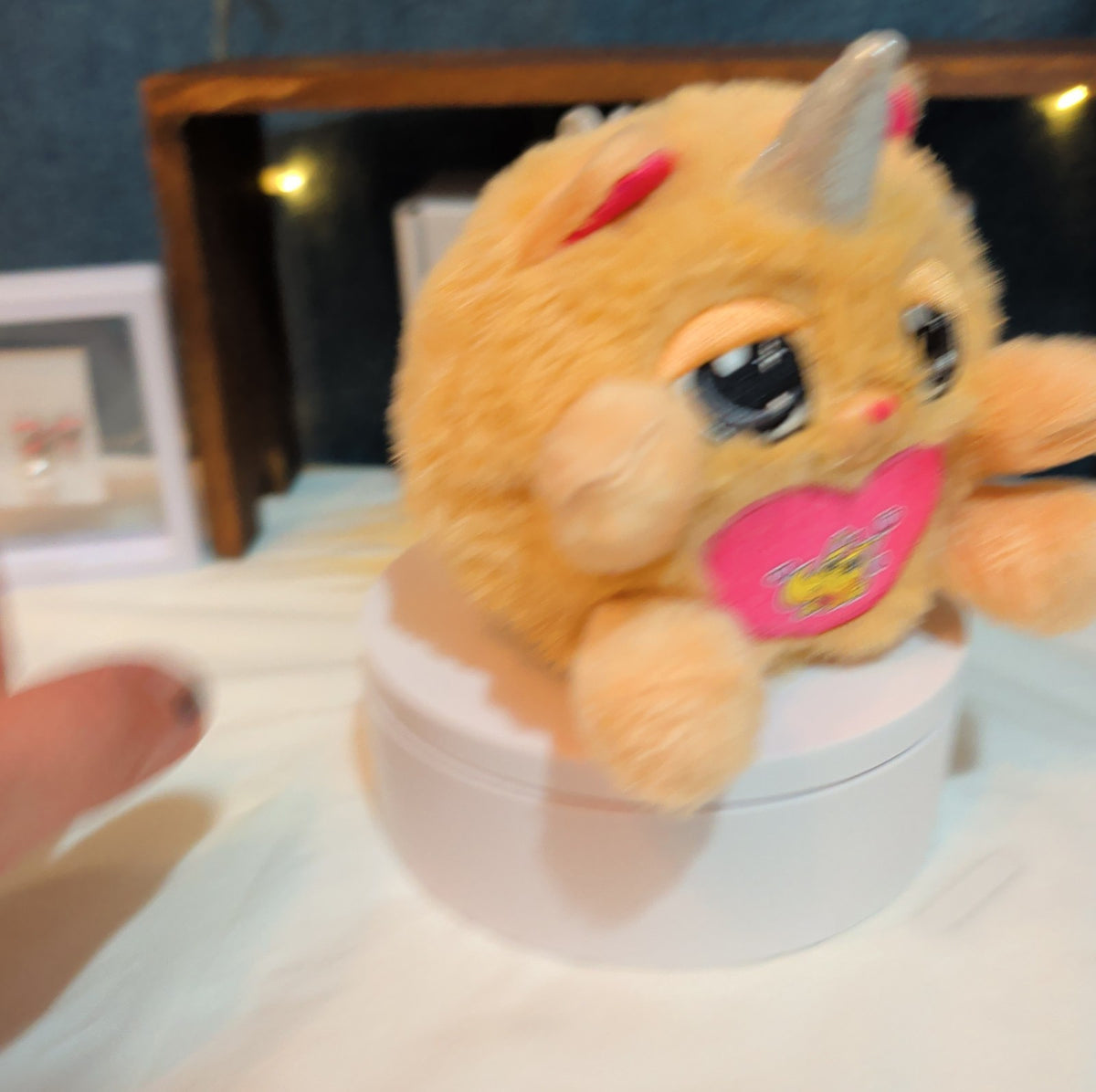 Zuru Rainbocorns Kittycorn Clover w/wings Surprise w/long furry beige tail