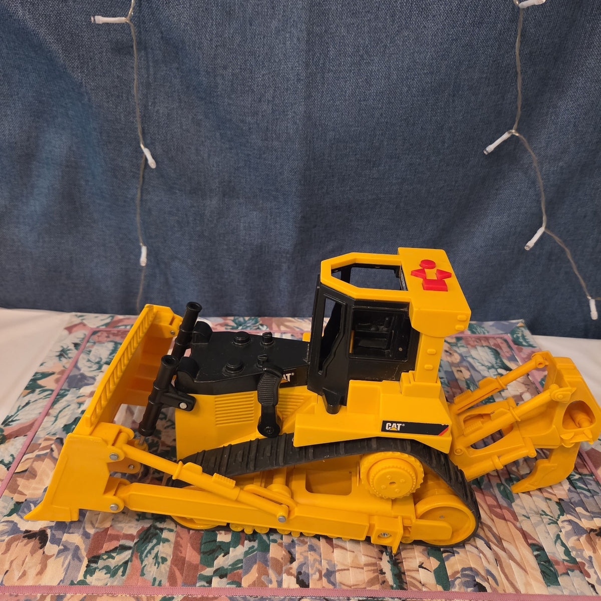 Caterpillar CAT Bulldozer Toy Plastic Construction Vehicle Y2K