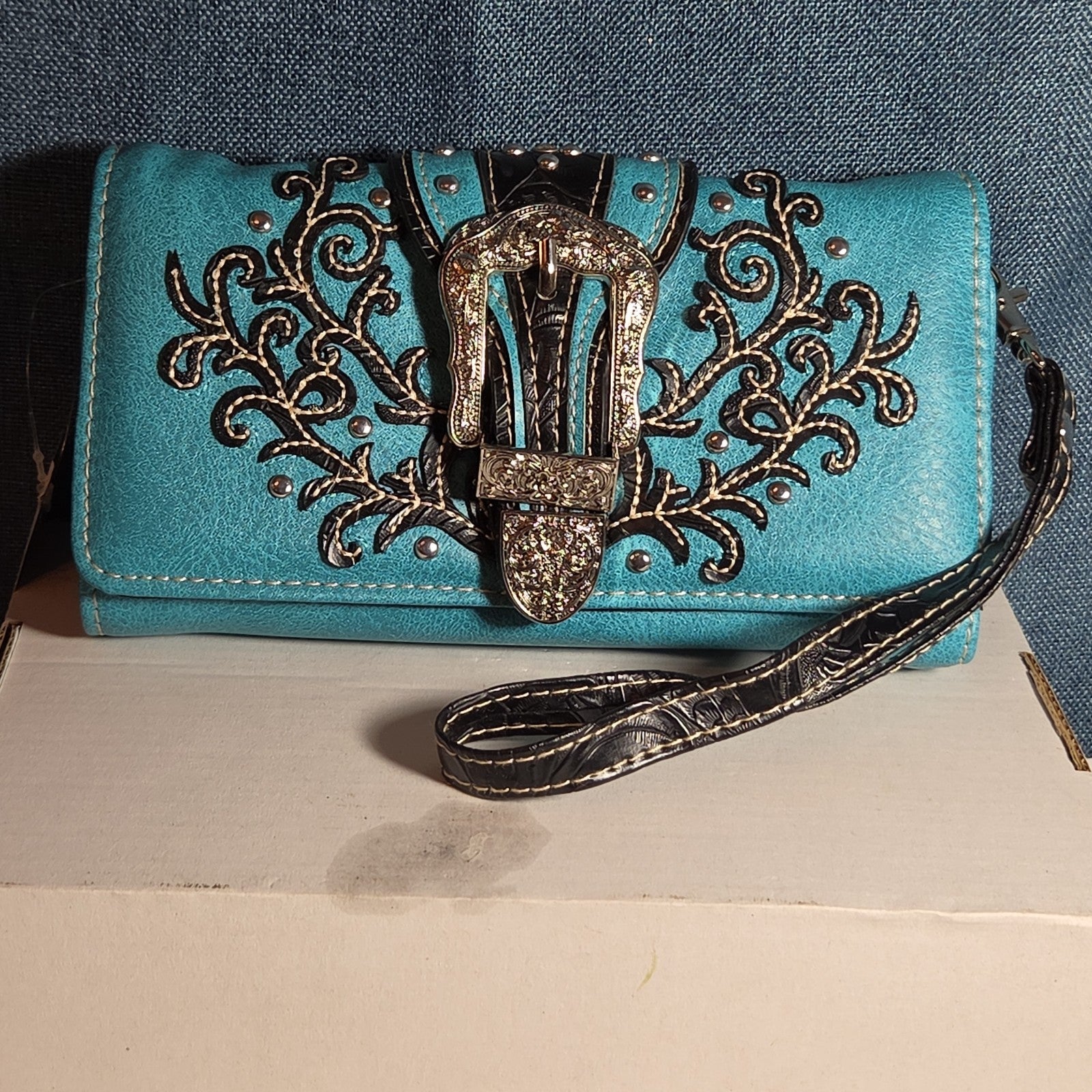 Turquoise Western Buckle Floral Trifold Crossbody Wallet NWT