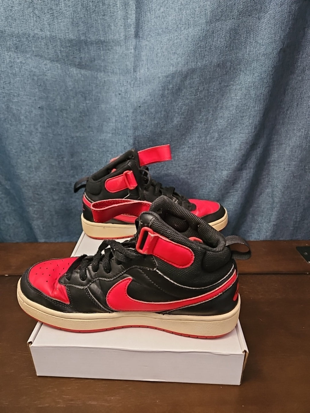 Nike Court Borough Mid 2 GS Bred Black University Red Size 6Y