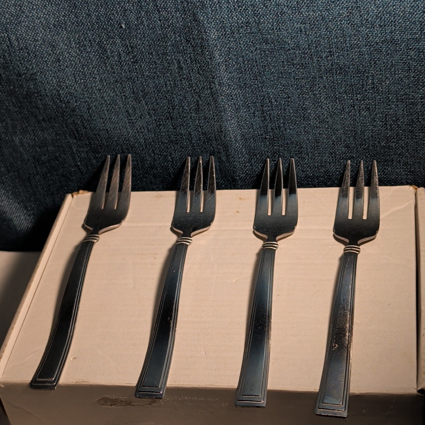 Set of 4 Hampton Silversmiths PORTFOLIO Glossy Salad Forks | 18/0 Stainless 208