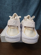 Nike Air Huarache Triple White GS 654275-110 Size 6.5Y | Women's 8 | Retro