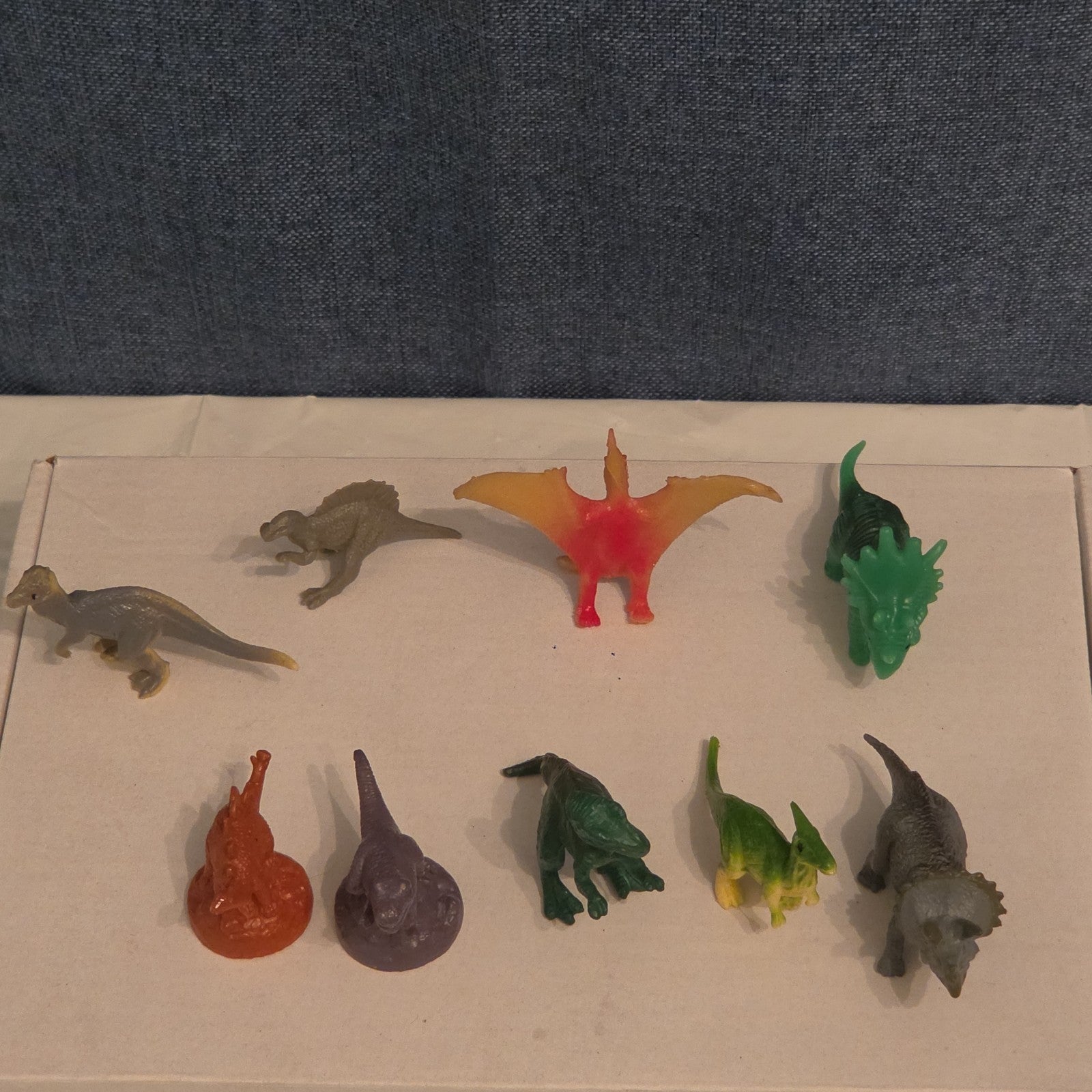9 Mini Dinosaur Figures Box Set