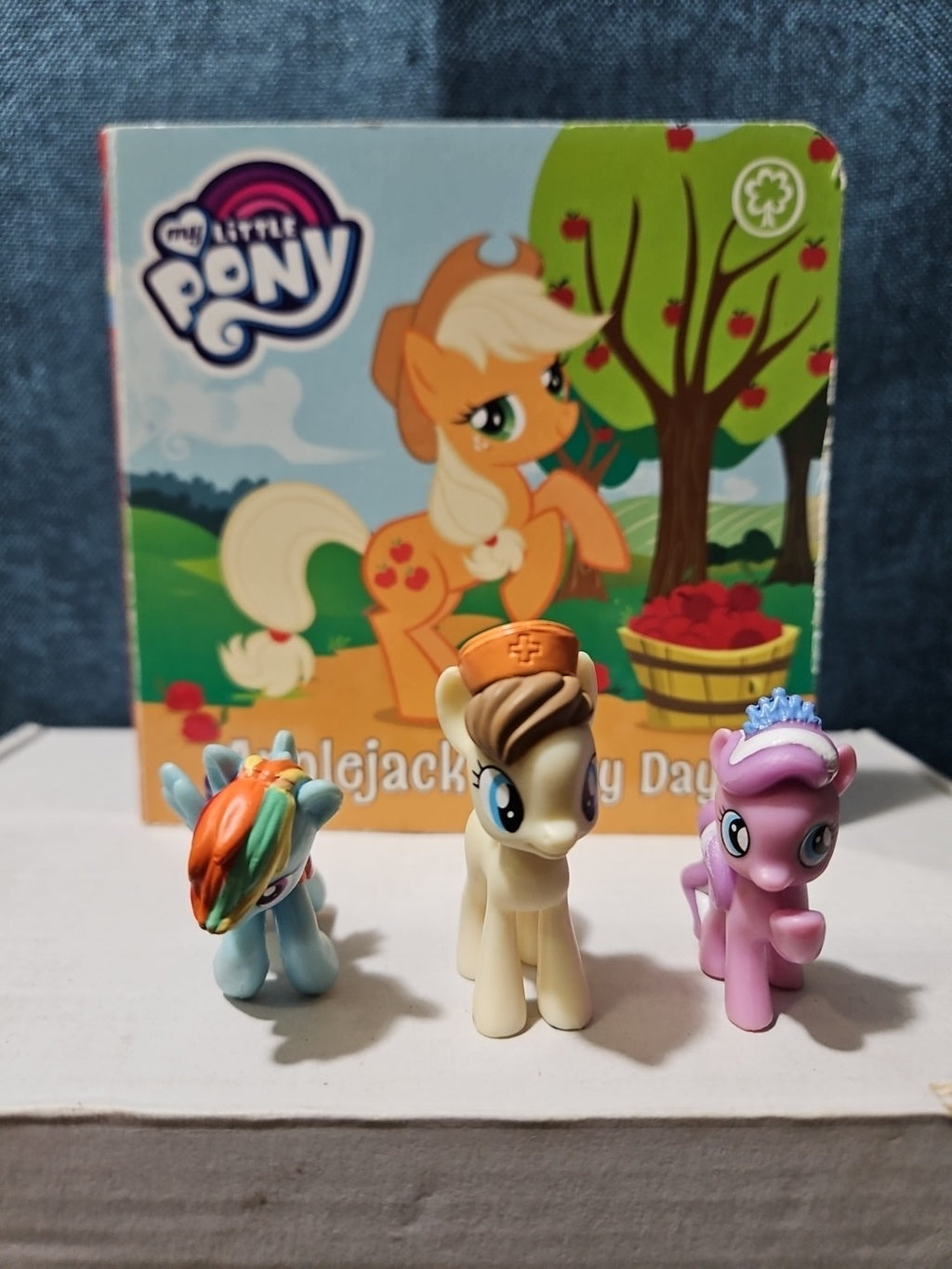 My Little Pony Read & Play Bundle | 3 Mini Figures & Board Book | Rainbow Dash