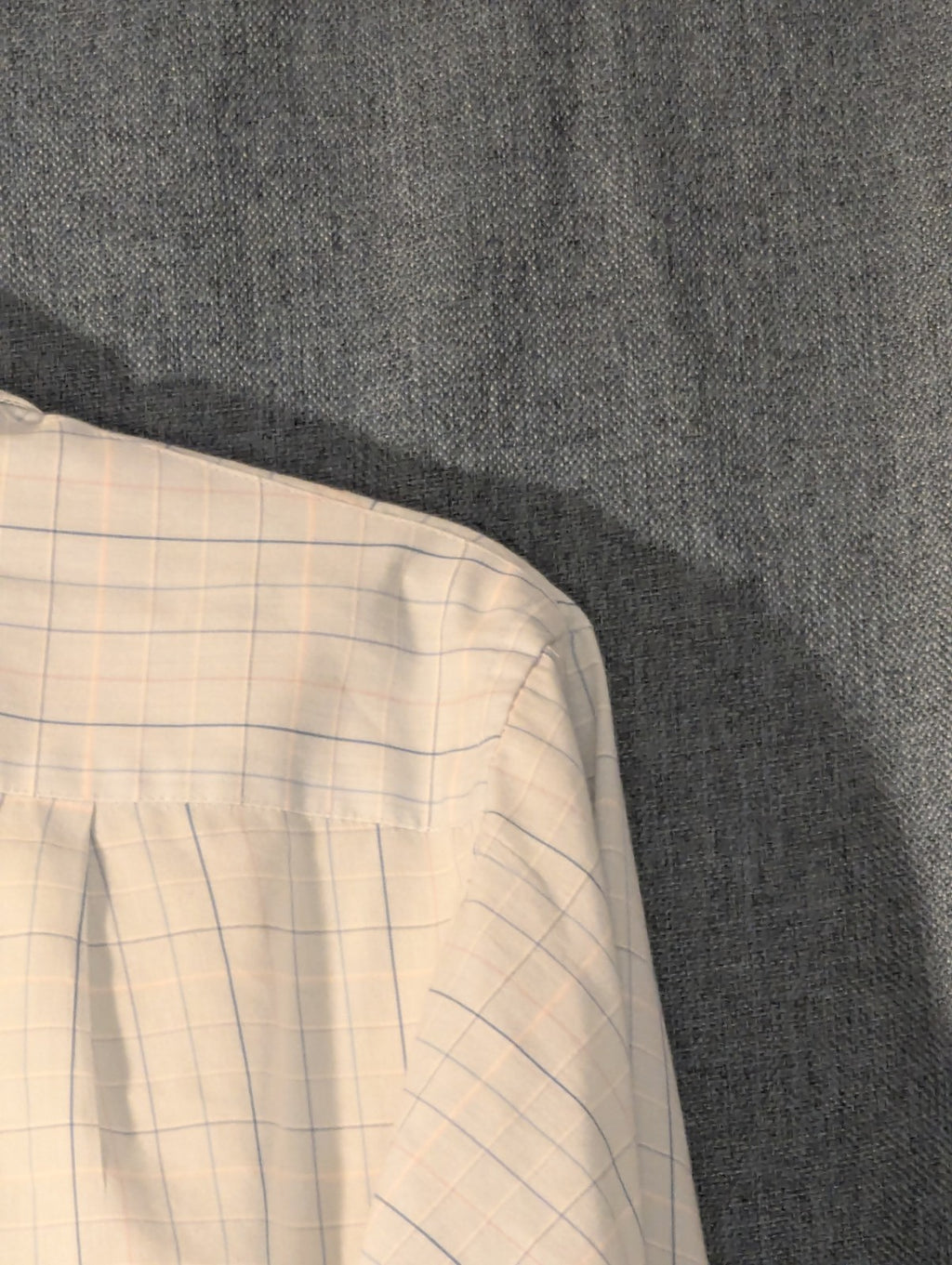 Van Heusen Wrinkle Free Broadcloth Dress Shirt Men's 16 (34/35) Light Blue Plaid