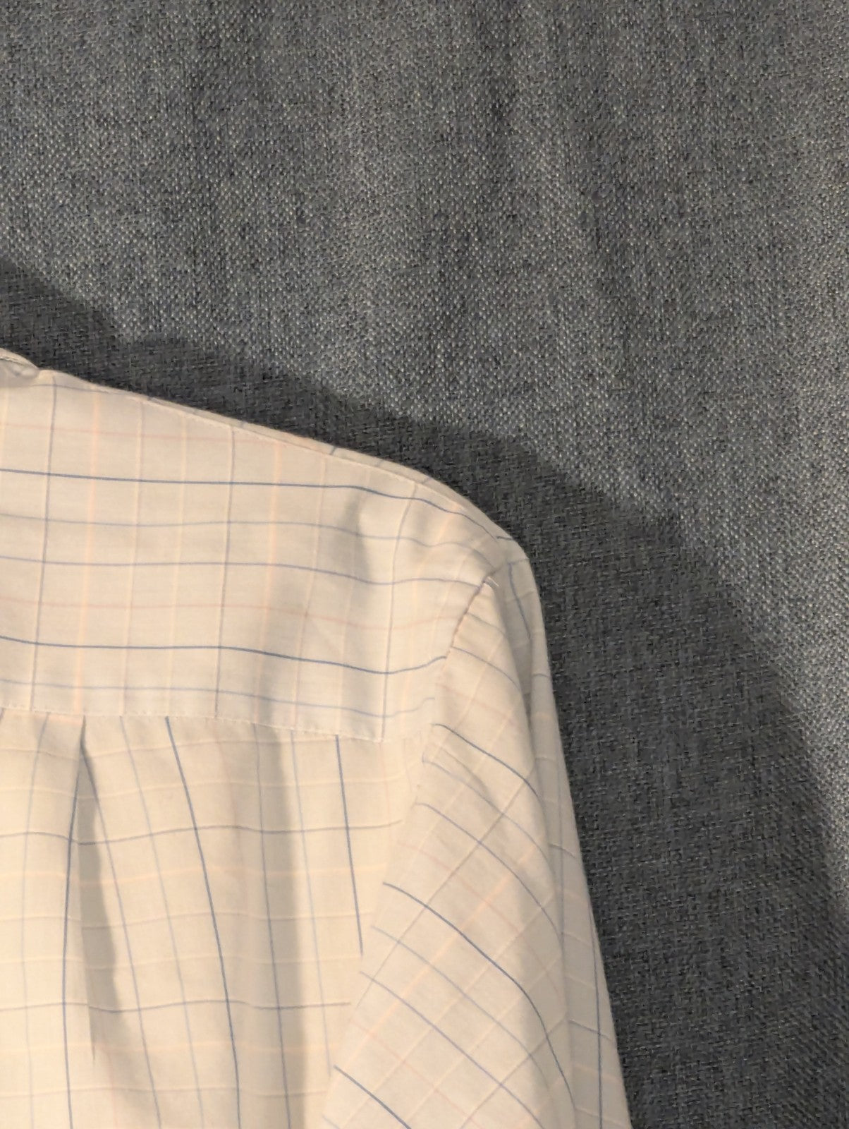 Van Heusen Wrinkle Free Broadcloth Dress Shirt Men's 16 (34/35) Light Blue Plaid