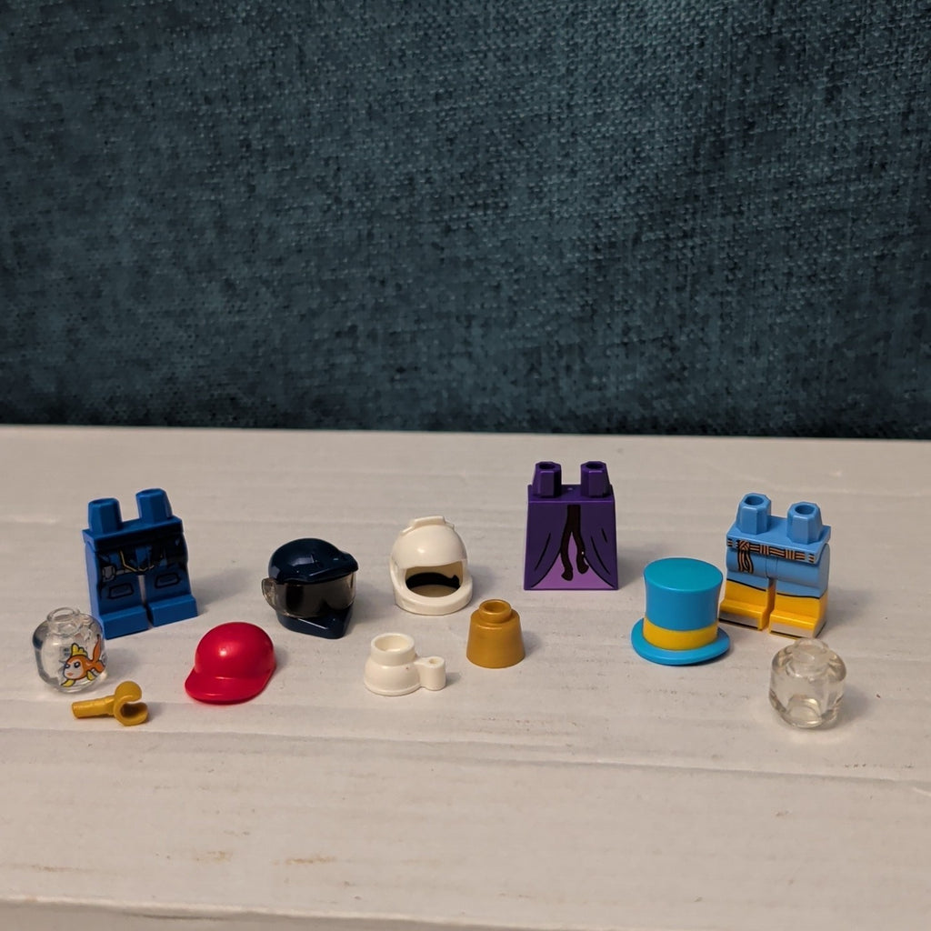 LEGO Minifigure Parts | Accessories GOLDFISH HEAD Hand Top Hat | Helmet Unique!