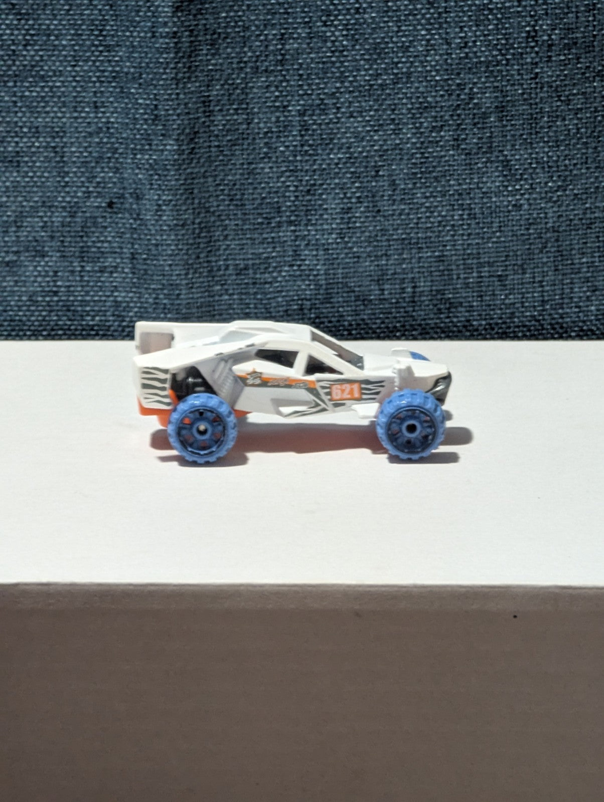 Hot Wheels Dune It Up (2018) | HW 50th Race Team Buggy | White #621 | Loose