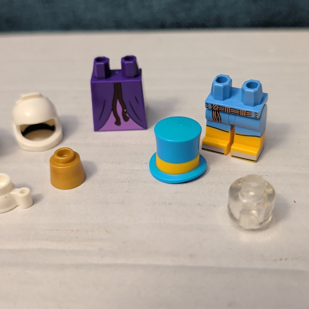 LEGO Minifigure Parts | Accessories GOLDFISH HEAD Hand Top Hat | Helmet Unique!