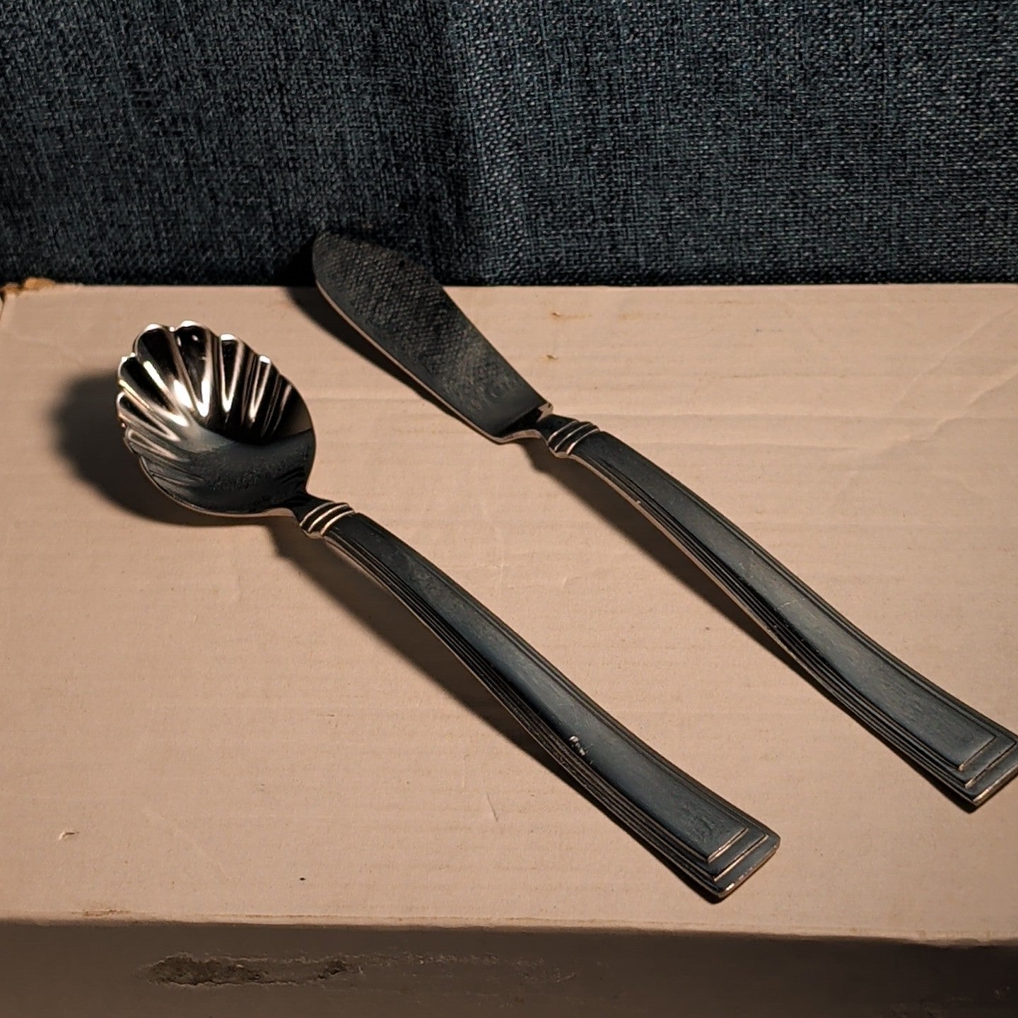 Hampton Silversmiths PORTFOLIO Sugar Spoon & Butter Knife Set | Glossy 208